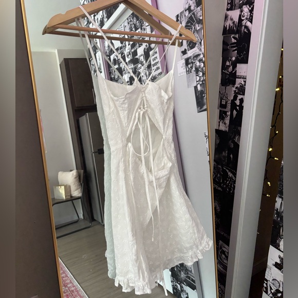 NWT BEGINNING BOUTIQUE WHITE MINI DRESS - Picture 4 of 6